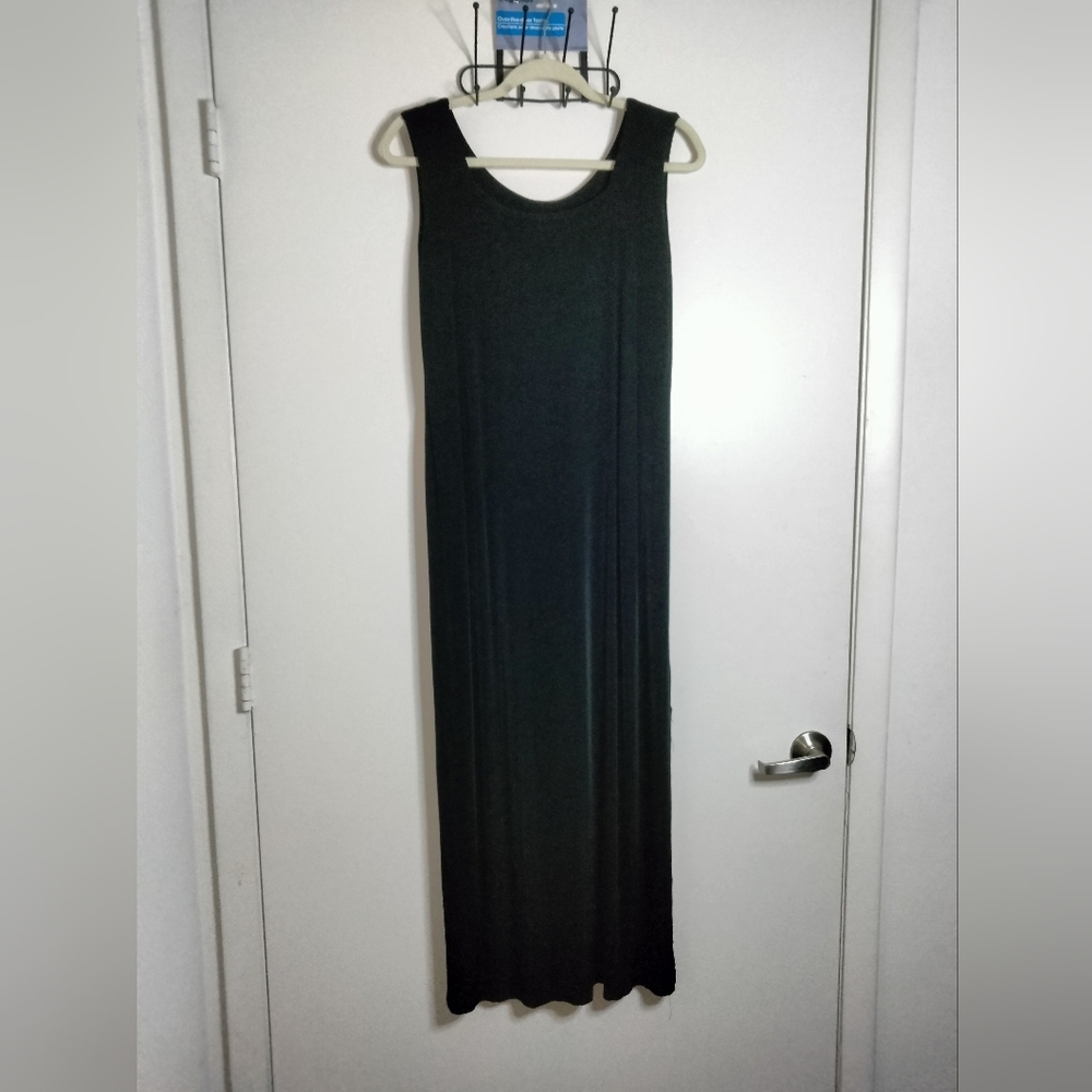 A Touch of Class (Size S/M) Black Double Slits NonWrinkle Tank Sleeve Midi Dress